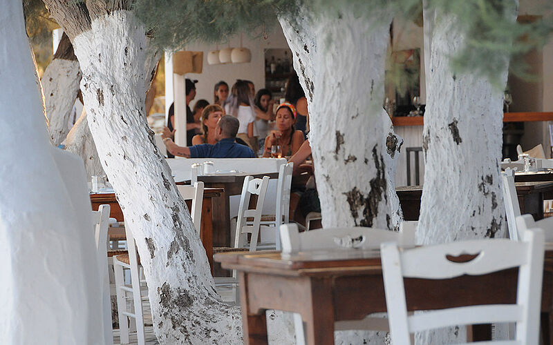 ein Bild einer Bar des Apantima Strandes auf Antiparos