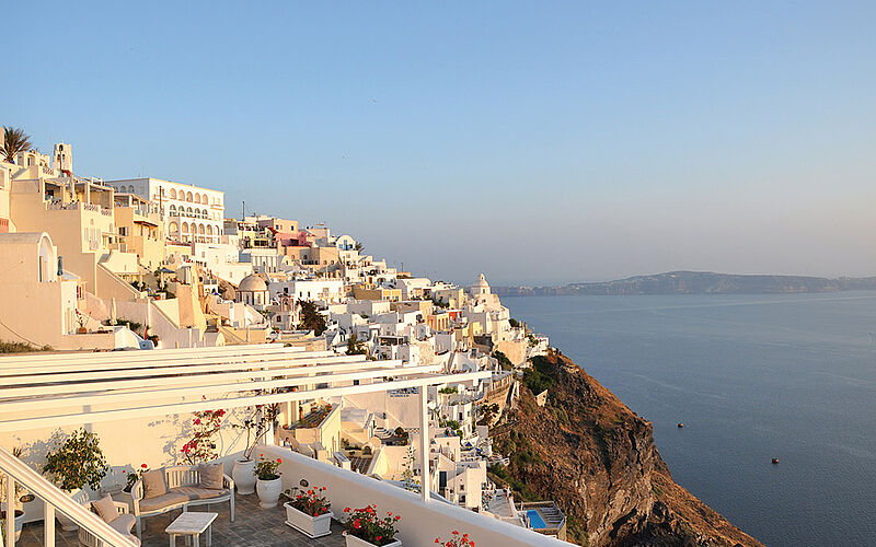 ein Bild der Stadt Thira auf Santorin