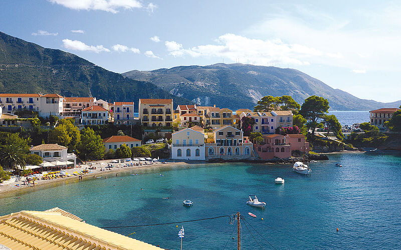 ein Bild mit Blick auf das Dorf Assos auf Kefalonia