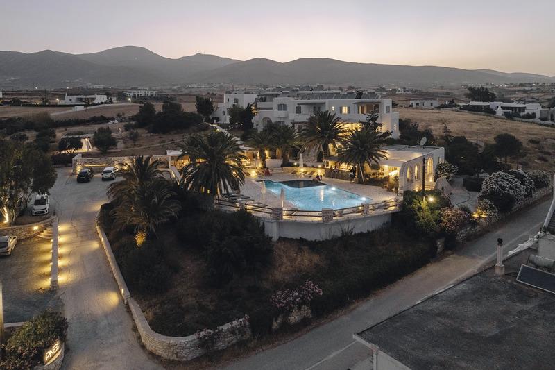 Paros, Pnoi Hotel
