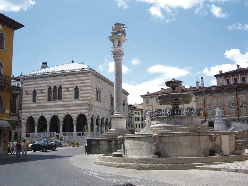 Udine, Piazza della Liberta