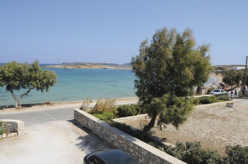 Paros, Roussos Beach Hotel