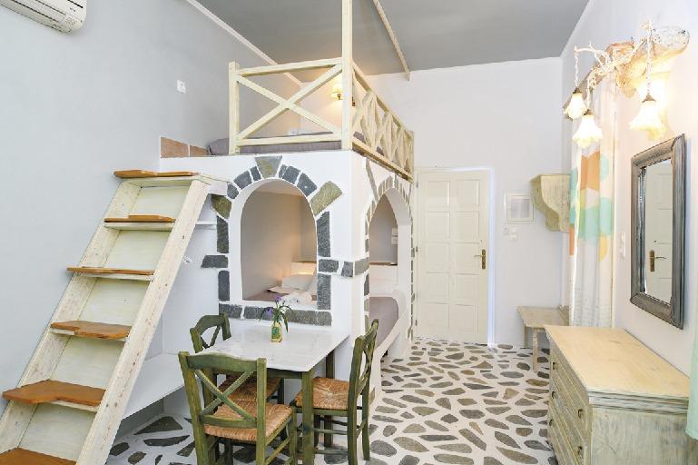 Amorgos, Lakki Village, Akis