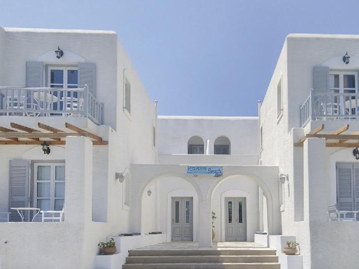 Paros, Roussos Beach Hotel