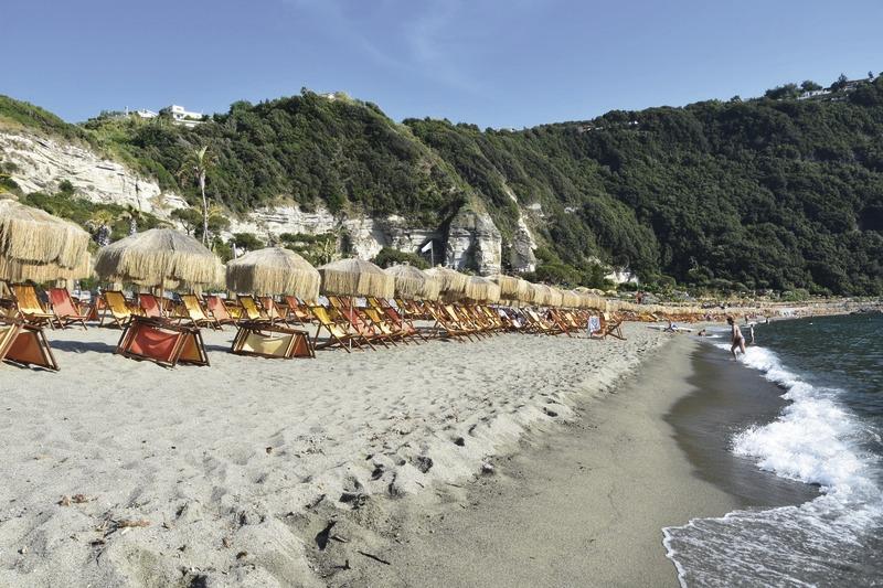 Ischia, Thermalgärten, Strand