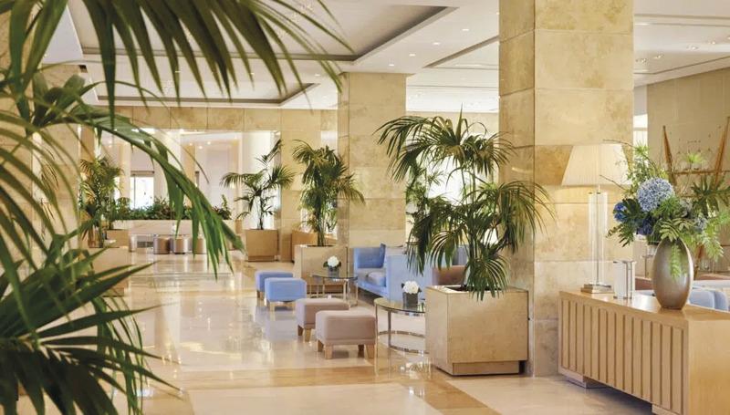 Ikos Olivia, Lobby