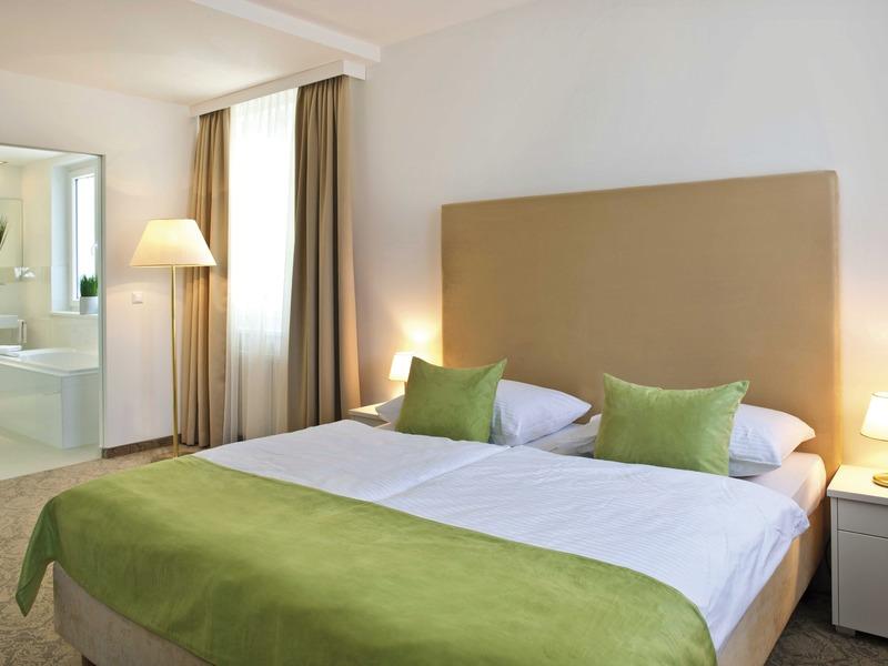 Kärnten, Seehotel Dr. Jilly, Suite Schlafbereich
