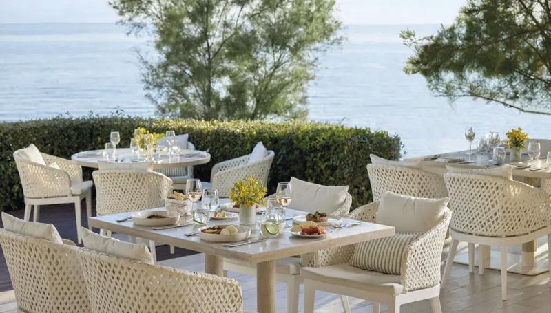 Ikos Olivia, Restaurant